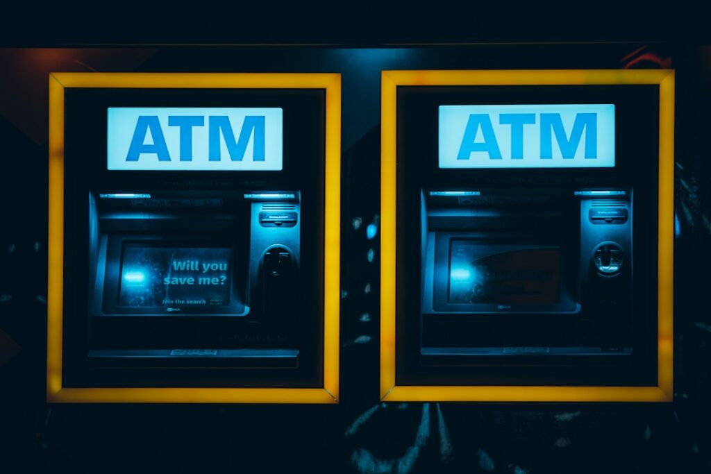 Hoeveel contant geld mag je storten? Limieten en regels uitgelegd