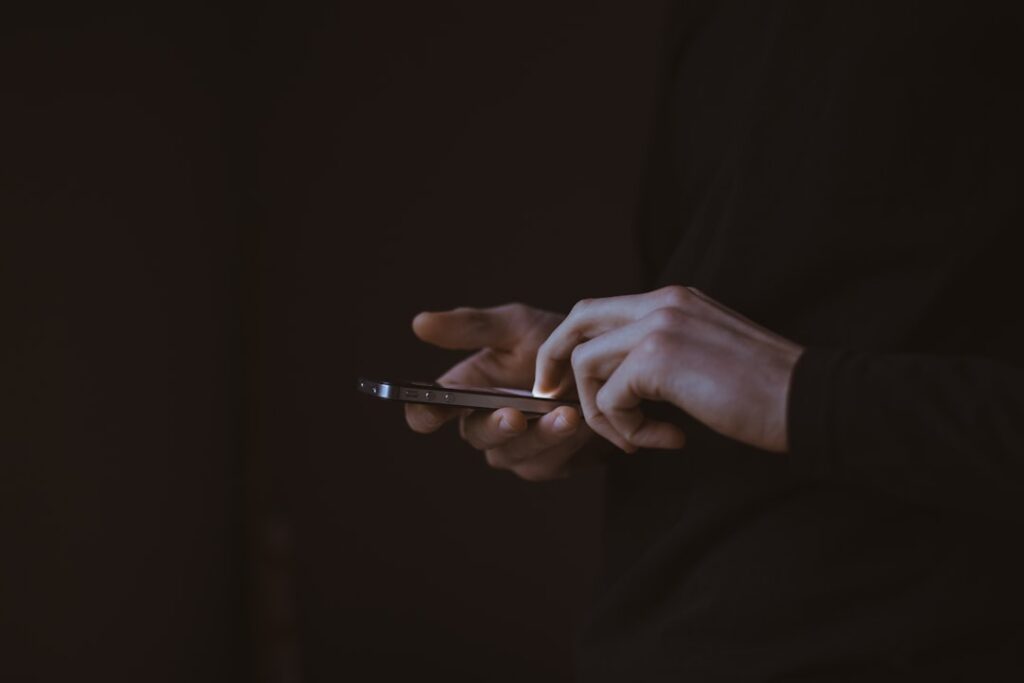 Geld opnemen met je telefoon: zo werkt het bij de geldautomaat