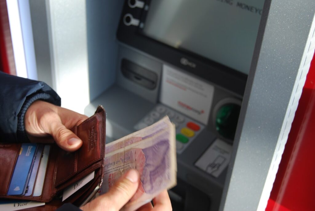 Geld storten op eigen rekening: zo doe je het stap voor stap