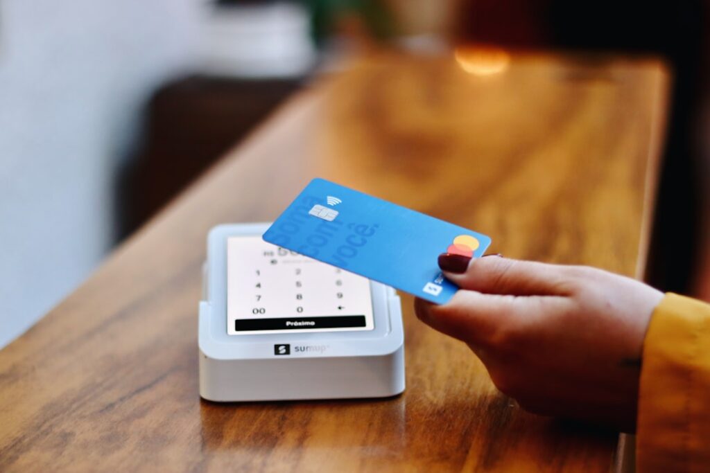 Creditcard zonder inkomenseis: bestaat die echt?